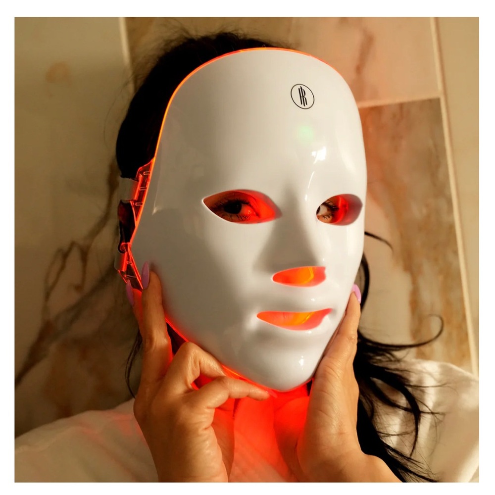 Regina Light Skincare Mask